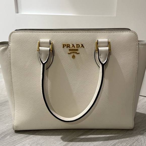 Prada SAFFIANO LEATHER HANDBAG - authentic - Picture 6 of 12